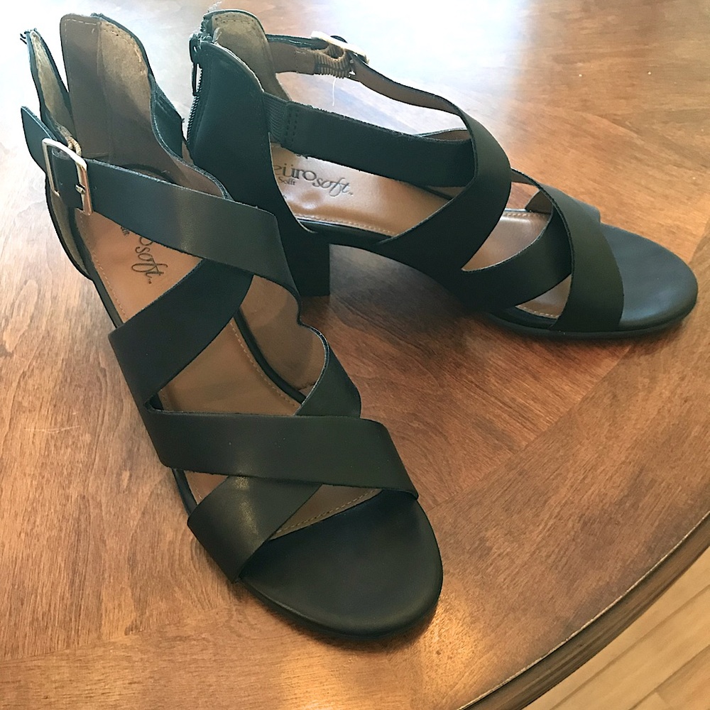 Euro Soft by Sofft Black Strap Sandal